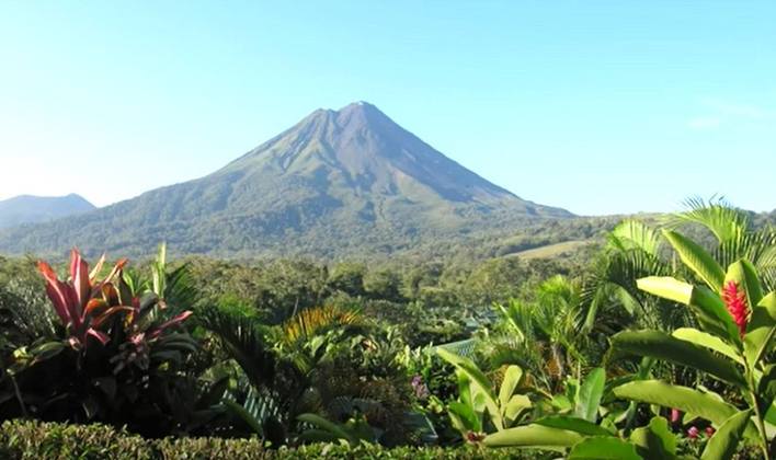 Nome do vulcão: Arenal, na Costa Rica 