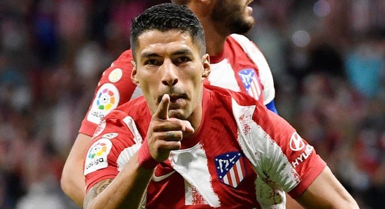 Nomes sonhados pela torcida do Corinthians e sondados pela diretoria, Cavani, Luis Suárez e Diego Costa, juntos, estão avaliados em R$ 155 milhões. Sobraria, também, um bom dinheiro para ajudar no pagamento dos salários.