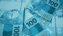 Brasileiros usam cada vez menos dinheiro vivo, diz BC 