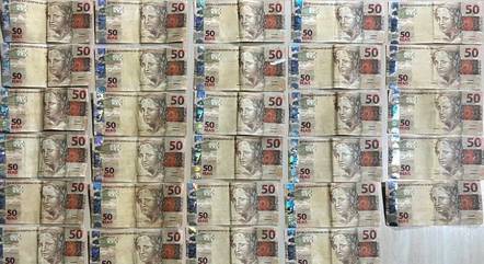 Notas falsificadas foram compradas por R$ 1.000