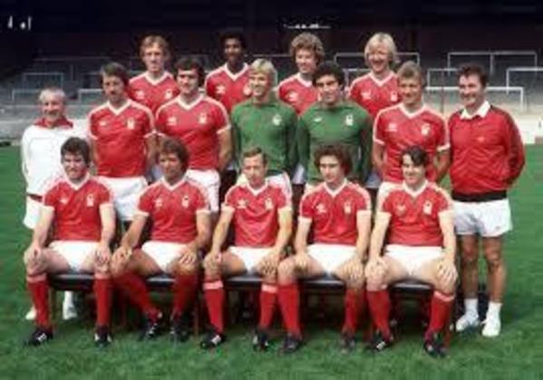 Nottingham Forest - 1977-78 - Uma das mais tradicionais equipes da Inglaterra conquistou seu único título do Campeonato Inglês nos anos 70. Apesar de ter duas conquistas da Liga dos Campeões, o time só levantou uma vez a taça do principal torneio do país sob o comando de Brian Clough. Outro time tradicional, que tem apenas uma conquista do campeonato nacional é o West Bromwich, na temporada 1919-20.