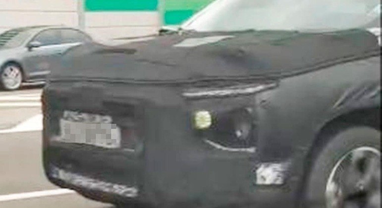 Dianteira terá faróis duplos