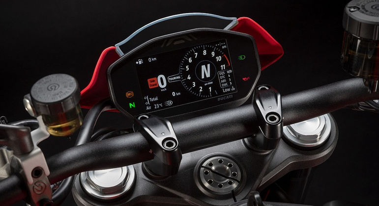 Nova Ducati Monster chega ao Brasil com motor de 111 cavalos por R$ 87 mil  - 05/08/2022 - UOL Carros