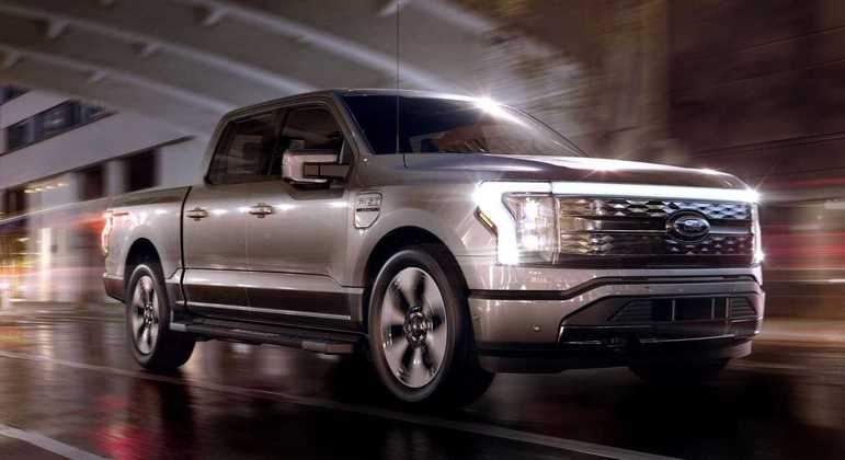 Para recarregar a F-150 elétrica em um wallbox bastam oito horas conectada à eletricidade