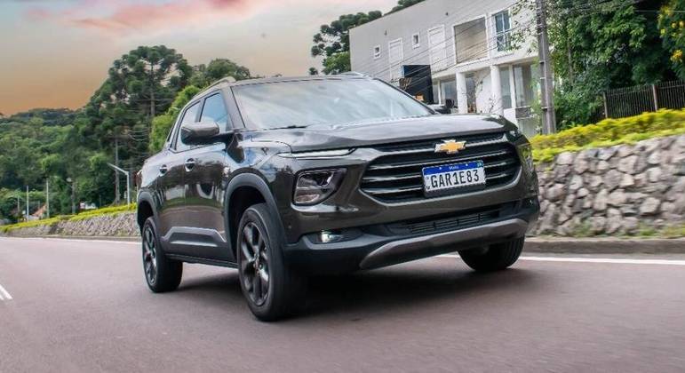 Bordo da versão Premier neste primeiro contato se nota que a Chevrolet melhorou a suspensão derivada do Tracker
