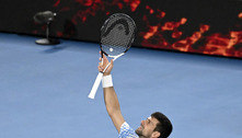 Djokovic supera Rublev, vai à semi do Australian Open e iguala recorde de Agassi