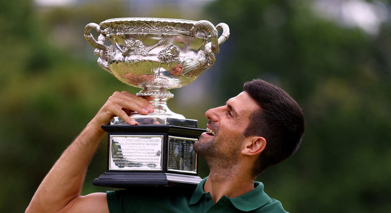 Em janeiro de 2023, Novak Djokovic venceu o 10º título no Aberto da Austrália
