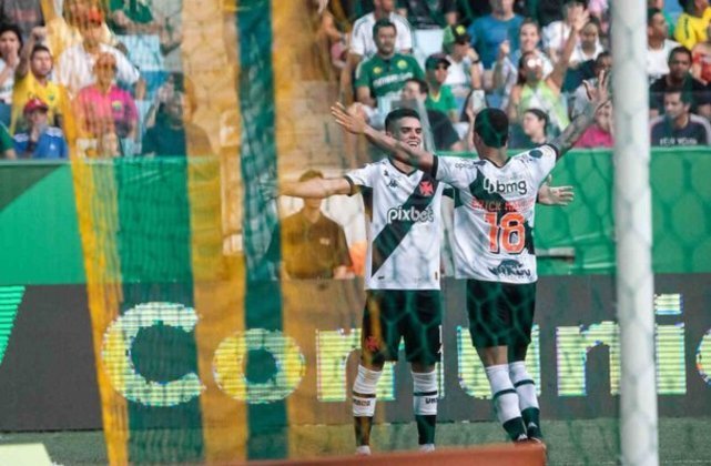 NOVEMBRO: O Vasco iniciou o mês com vitória: 2 a 0 sobre o Cuiabá. Essa foi a primeira de uma sequência de três vitórias (1 a 0 contra o Botafogo e 2 a 1 frente ao América-MG) - Foto: Leandro Amorim/Vasco