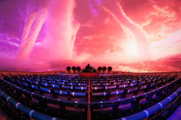 Simuladores de tempestades enormes também estão presentes no aquário, onde até 304 passageiros conseguem assistir à simulação sentados diante de uma tela de 1.682 m²NÃO PERCA: Imagens inacreditáveis: concurso premia as melhores fotos de astronomia do ano