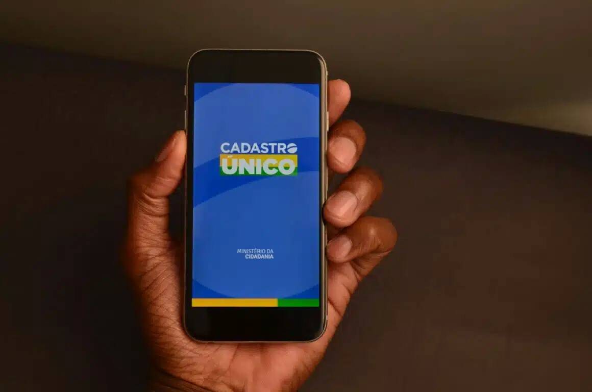 Cadastro Único agora disponível através do celular; veja como fazer para ter acesso aos benefícios