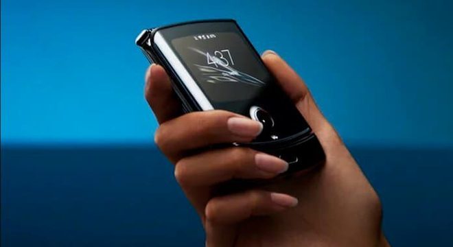 Motorola vai relançar o Razr, celular flip, com tela touch; vídeo e preço