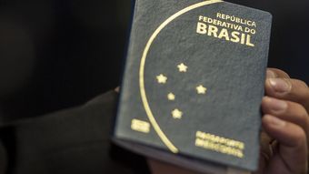 Gasto de brasileiros no exterior supera R$ 22 bilhões entre janeiro e abril, maior valor em quatro anos