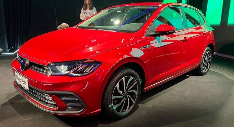 Polo 2023 na configuração Highline sair por R$ 109.990