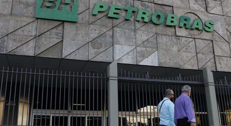 Assembleia-geral de acionistas da Petrobras ocorreu nesta quarta-feira (13)
