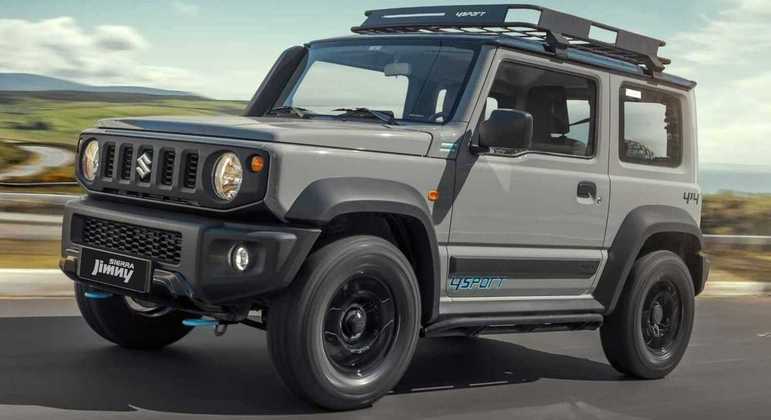 Suzuki também pintou a versão limitada 4Sport de preto no teto, para-choque, para-lamas e frisos laterais