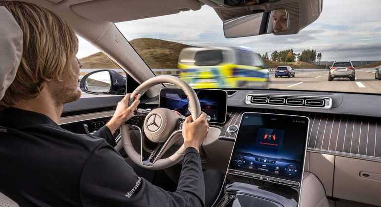 Tecnologia Drive Pilot pode dirigir o veículo em velocidades de até 64 km/h
