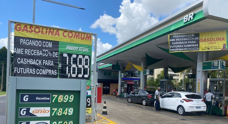 Gasolina passou dos R$ 7 reais nos postos de Brasília após reajuste anunciado pela Petrobras