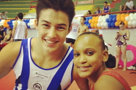 Nory e Rebeca Andrade já com o sorriso no rosto desde novo