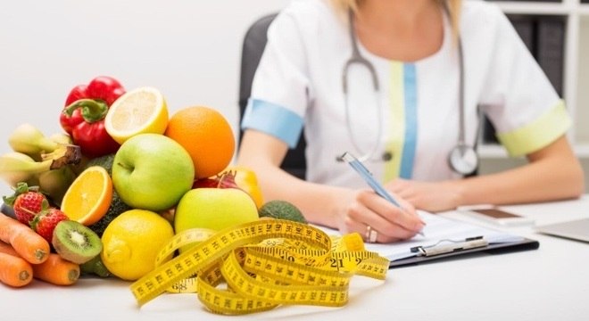 A diferença entre nutricionista, nutrólogo e endocrinologista