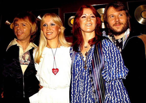 O ABBA é um grupo sueco que faz sucesso planetário desde 1972, mas com uma interrupção de 1982 a 2018. O nome é um acrônimo do nome dos integrantes. Eram dois casais, que se separaram nos anos 80, mas mantiveram a parceria. 