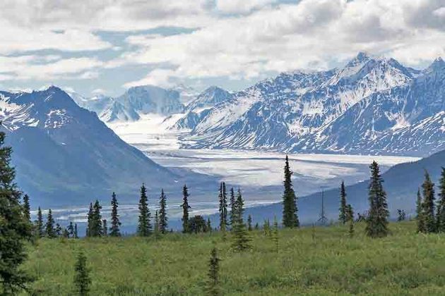 O Alasca é mundialmente conhecido pelo clima polar, com frio durante o ano inteiro e temperaturas mínimas podendo chegar a 50°C negativos.