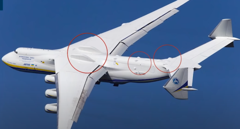 O Antonov tinha corcovas na parte de cima que serviam justamente como pontos de fixação para estruturas pesadíssimas. A carga na parte superior da fuselagem pode ter até 70m de comprimento.