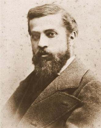 O arquiteto espanhol Antoni Gaudí (1852-1926) foi um dos líderes do movimento modernista catalão. Ele nasceu e estudou arquitetura na localidade, onde também se concentra a maioria de suas produções. Seu estilo foi influenciado por diversas tendências com ênfase no gótico. 