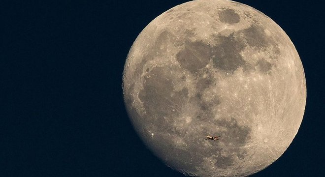 O asteroide 1998 OR2 passou a uma distância 16 vezes maior que a entre a Lua e a Terra