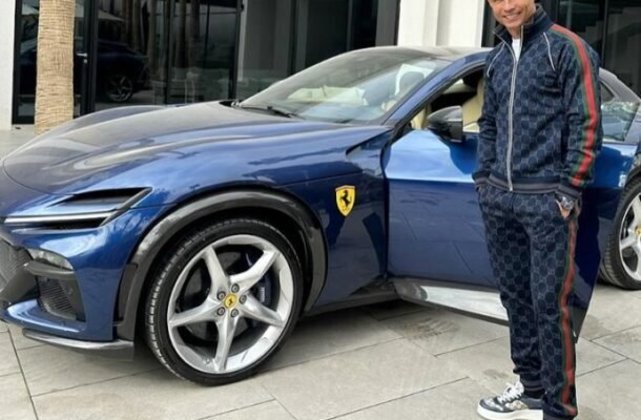 O astro português, que defende o Al-Nassr, da Arábia Saudita, publicou uma foto em seu Instagram ao lado de uma Ferrari Purosangue. Foto: Instagram/CR7