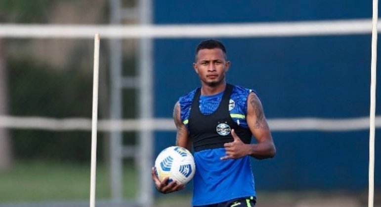 O atacante até teve um bom começo de temporada, marcando gols no Campeonato Gaúcho e Copa do Brasil, mas deixou muito a desejar no Campeonato Brasileiro. Foram 16 jogos e nenhum gol, sendo um dos responsáveis pelo aproveitamento fraco do ataque Imortal no Brasileirão.