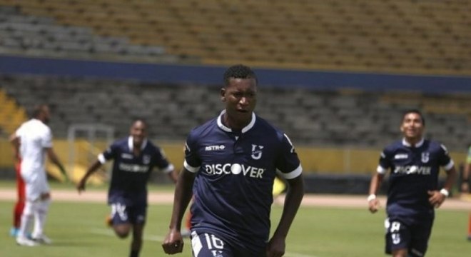 O atacante Jhon Cifuente, da Universidad Católica de Quito, mostrou empolgação com a possibilidade de ir para o Santos, mas o dirigente do clube equatoriano, Miguel Almeida, t