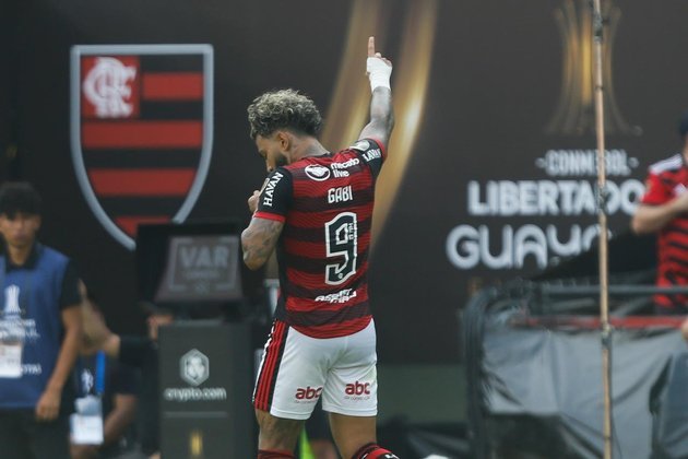 O atacante marcou seu quarto gol em finais de Libertadores com a camisa do Flamengo.
