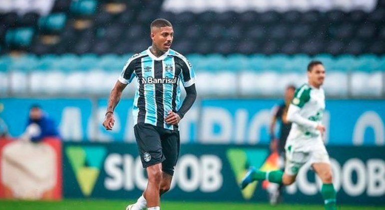 O atleta de 23 anos vale 10,4 milhões de euros (R$ 67,6 milhões) e possui contrato com o Grêmio até dezembro de 2023