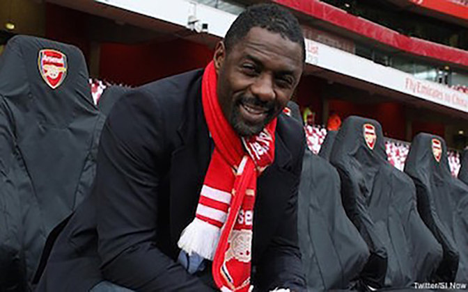 O ator britânico Idris Elba, 49 anos, é fanático pelo Arsenal e chegou a dizer, numa entrevista, que ficaria doente se o rival Tottenham (arquirrival) ganhasse a Premier League - Reprodução Twitter