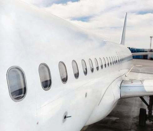 O Avia Solutions Group é um fornecedor para companhias aéreas de passageiros e carga, com mais de 100 escritórios administrados pelo mundo. Tem sede em Dublin, na Irlanda
