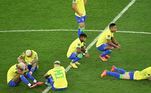 O Brasil está fora da Copa do Mundo do Qatar. O sonho do hexa acabou após a derrota nos pênaltis para a Croácia, nas quartas de final. Veja o jogo que eliminou a Seleção Brasileira em imagens: