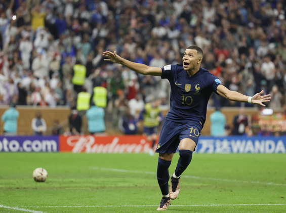 O camisa 10 francês marcou e o jogo ficou 3 a 3. Foi o oitavo gol de Mbappé na Copa.