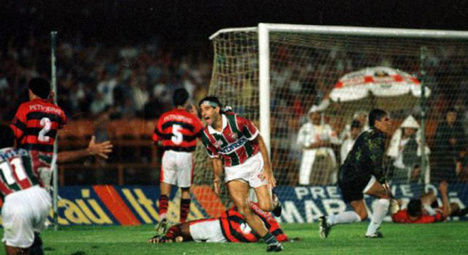 O Campeonato Carioca ainda foi temperado por uma 