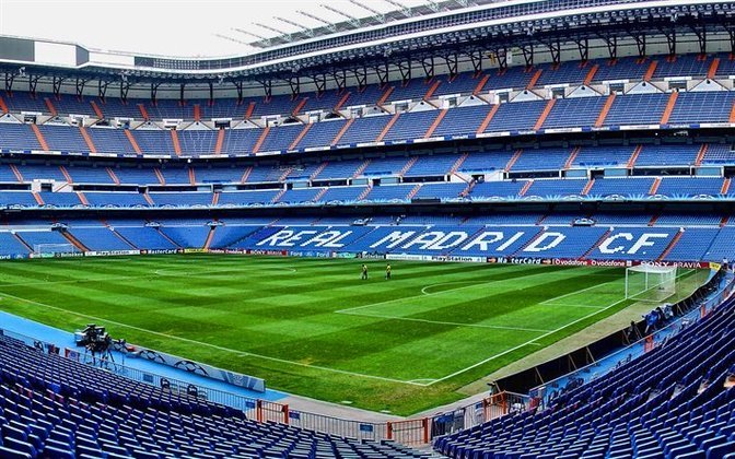 O Campeonato Espanhol irá ser realizado com portões fechados por duas rodadas e o Real Madrid será a equipes mais prejudicada, pois fará os dois próximos jogos no Santiago Bernabéu sem torcida