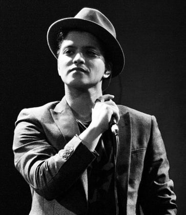 O cantor norte-americano Bruno Mars completou 37 anos neste sábado, 8 de outubro
