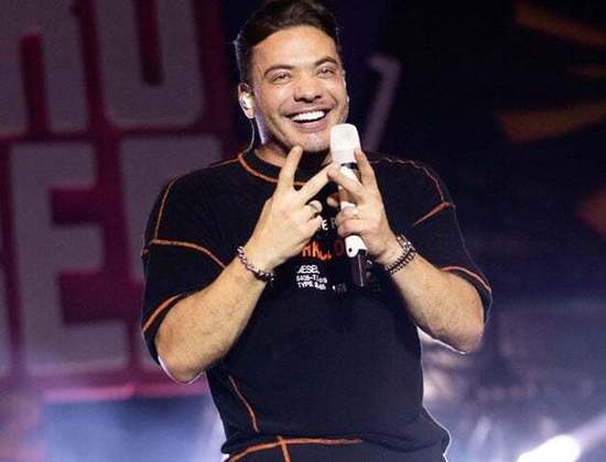 O cantor Wesley Safadão anunciou neste domingo (03/09) que fará uma pausa nos shows por tempo indeterminado.