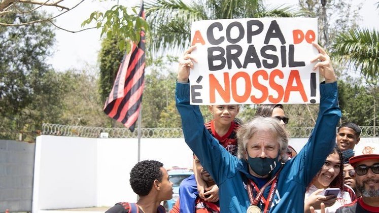 O cartaz do sósia de Jorge Jesus mira o título da Copa do Brasil