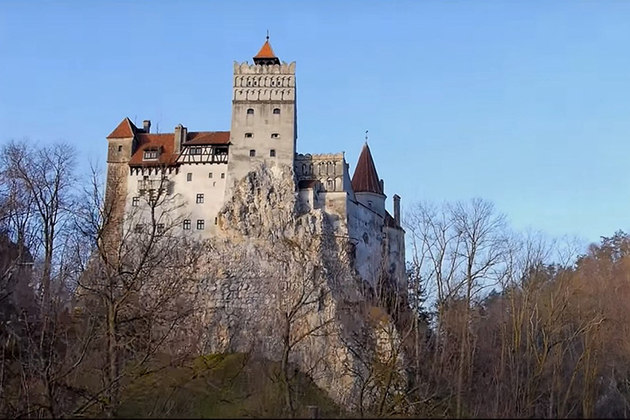 O Castelo de Bran, na Romênia, é também conhecido como 