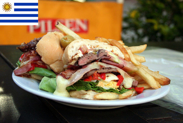 O chivito é uma das marcas da culinária uruguaia. Trata-se de um sanduíche à base de filet. Normalmente, vem em tamanho gigante, para o deleite das pessoas de grande apetite.