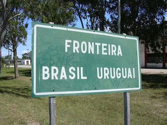 O Chuí é um município brasileiro do estado do Rio Grande do Sul, localizado no extremo sul do Brasil. É a cidade mais meridional do país, fazendo fronteira conurbada com a cidade do Chuy, no Uruguai. 