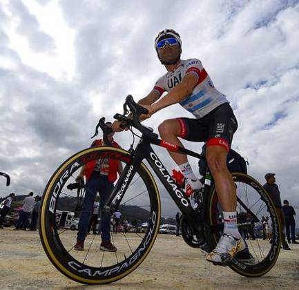 O ciclista argentino Maximiliano Richeze recebeu alta do hospital após 18 dias internados. Segundo ele, seus dois últimos testes da COVID-19 deram negativo
