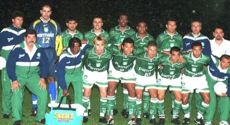O clube ainda conquistou a Copa do Brasil e a Copa Mercosul em 1998. Mas o ápice veio em 1999. 