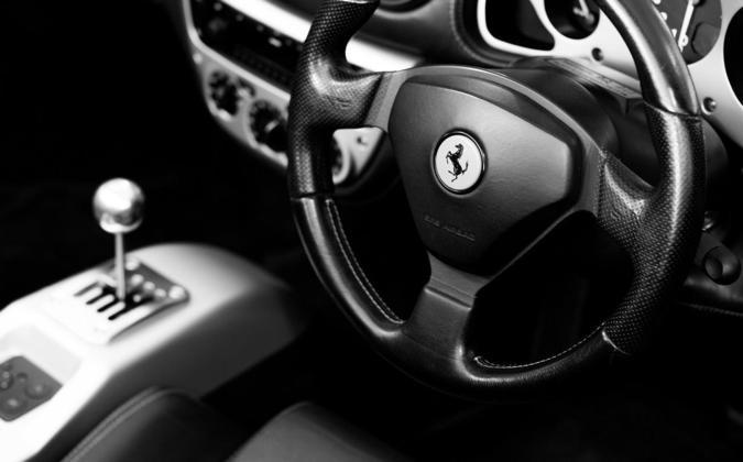 O código de ética da Ferrari impede que os modelos sejam modificados e que leilões sejam realizados sem licença. 