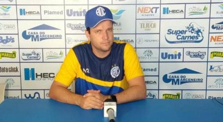 O Confiança-SE demitiu o técnico Daniel Paulista no dia 15 de fevereiro. Para o lugar dele, Matheus Costa foi escolhido como sucessor. 