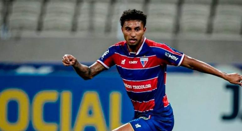 O Corinthians não conseguiu compradores para Ederson, então decidiu emprestá-lo por mais um ano ao Fortaleza. No entanto, o clube nordestino deverá liberar o atleta em caso de propostas internacionais, tendo somente a prioridade em caso de uma contraproposta. 